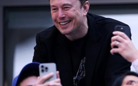 Elon Musk Becomes World’s Richest Person with Net Worth Surpassing $300 Billion