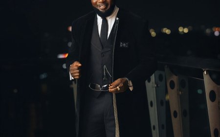 Stunning Red Carpet Photos from "The Waiter" Movie Premiere