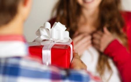 Seven Things You Should Give Your Spouse Daily