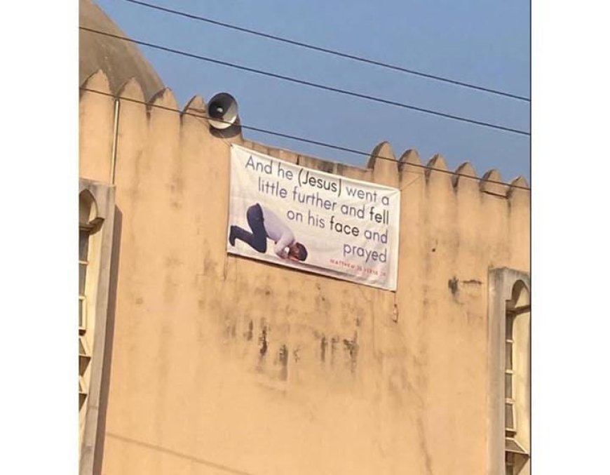 A businessman recently shared a photo on social media featuring a banner he spotted at the Akure Central Mosque in Ondo State