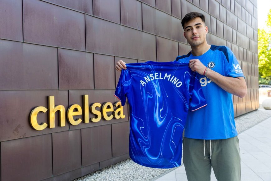 Aaron Anselmino Returns to Chelsea from Boca Juniors