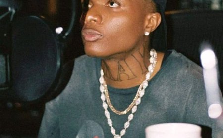 Man Defends Wizkid, Says Calling Him Lazy Is Disrespectful