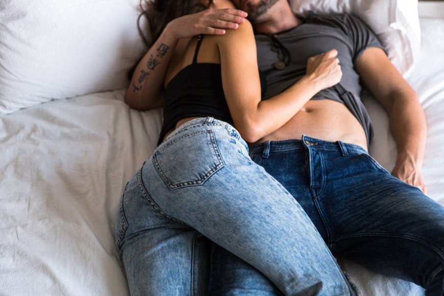 When it comes to starting a sexual relationship, choosing the right time and setting can significantly impact the experience.