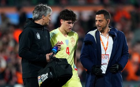 Spain Coach De la Fuente Provides Update on Pau Cubarsí’s Injury