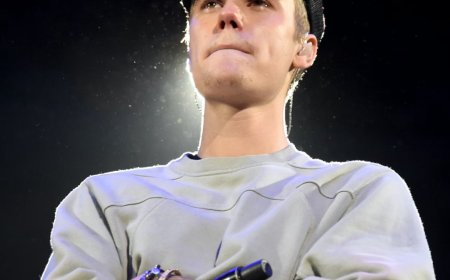 Justin Bieber Denies Claims of Financial Trouble, Calls Reports "Clickbait"