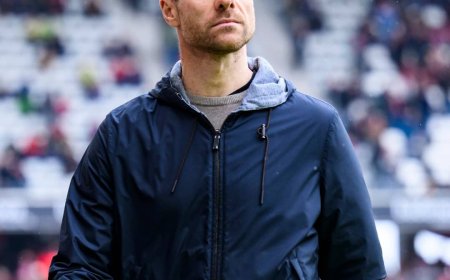 Leverkusen Director Hints at Imminent Decision on Xabi Alonso’s Future