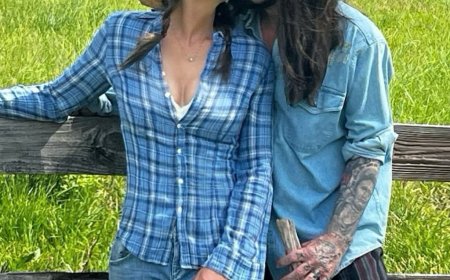 Elizabeth Hurley and Billy Ray Cyrus Share Another PDA-Filled Moment on Instagram