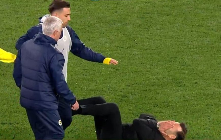 Jose Mourinho in Trouble After Pinching Galatasaray Coach Okan Buruk's Nose Following Istanbul Derby Defeat
