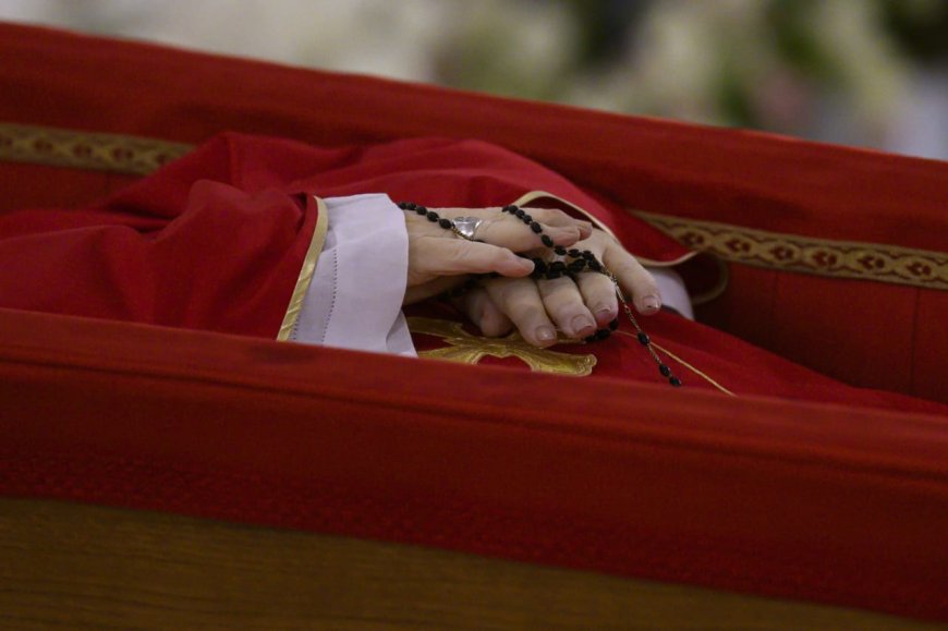 Vatican Releases First Images of Pope Francis in Casket