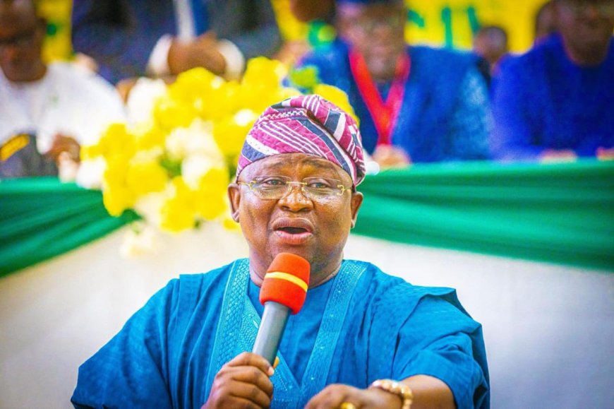 Buhari’s Administration Borrowed $400 Billion to Prop Up Naira