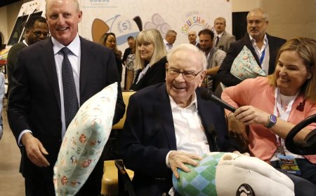 Warren Buffett Announces Successor