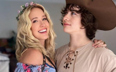 Anna Camp Shares First Public Kiss with Girlfriend