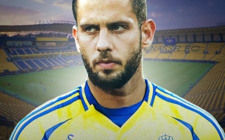 Al Nassr Engages in Talks for Feyenoord Defender