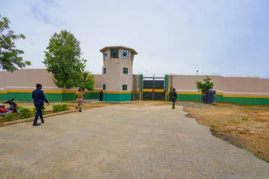 Seven Inmates Escape from Ilesa Medium Security Custodial Centre After Wall Collapse