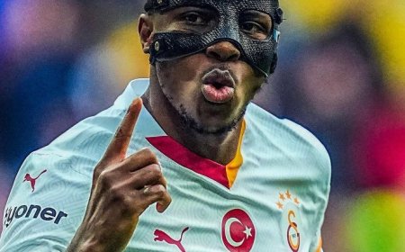 Victor Osimhen Reaches Personal Terms with Al Hilal Amid Ongoing Transfer Talks with Napoli