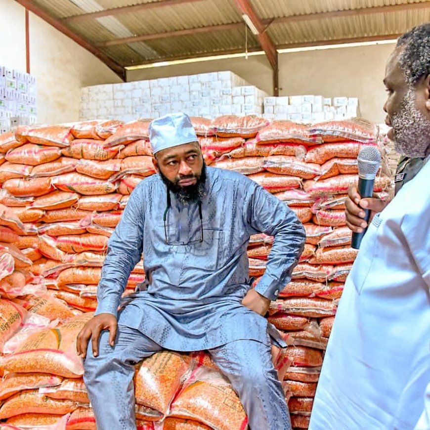 Niger State Government Donates ₦1 Billion and Food Aid to Flood Victims, Unveils ₦7 Billion Road Project
