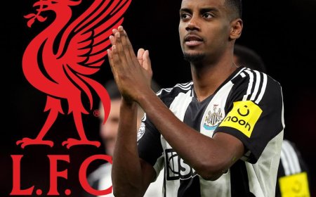 Alexander Isak Holding Out for Liverpool Move Amid Interest from Other Clubs