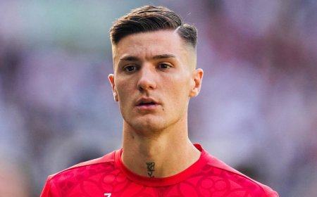 Newcastle Submit €90M Offer for Šeško as Man United Monitor Situation