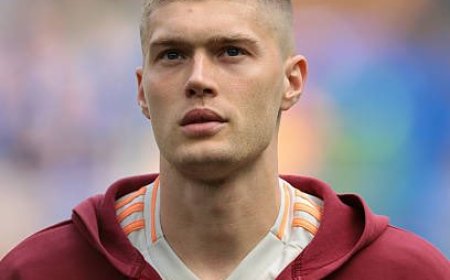 AC Milan Considering Swap Deal Between Dovbyk and Santiago Giménez