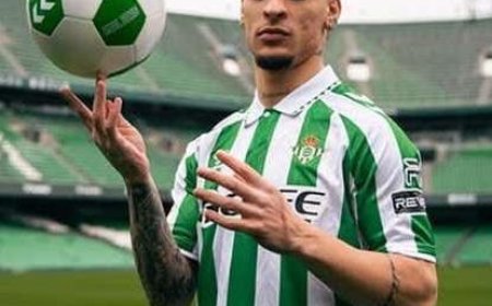 Real Betis Withdraws Interest in Antony, Citing High Costs
