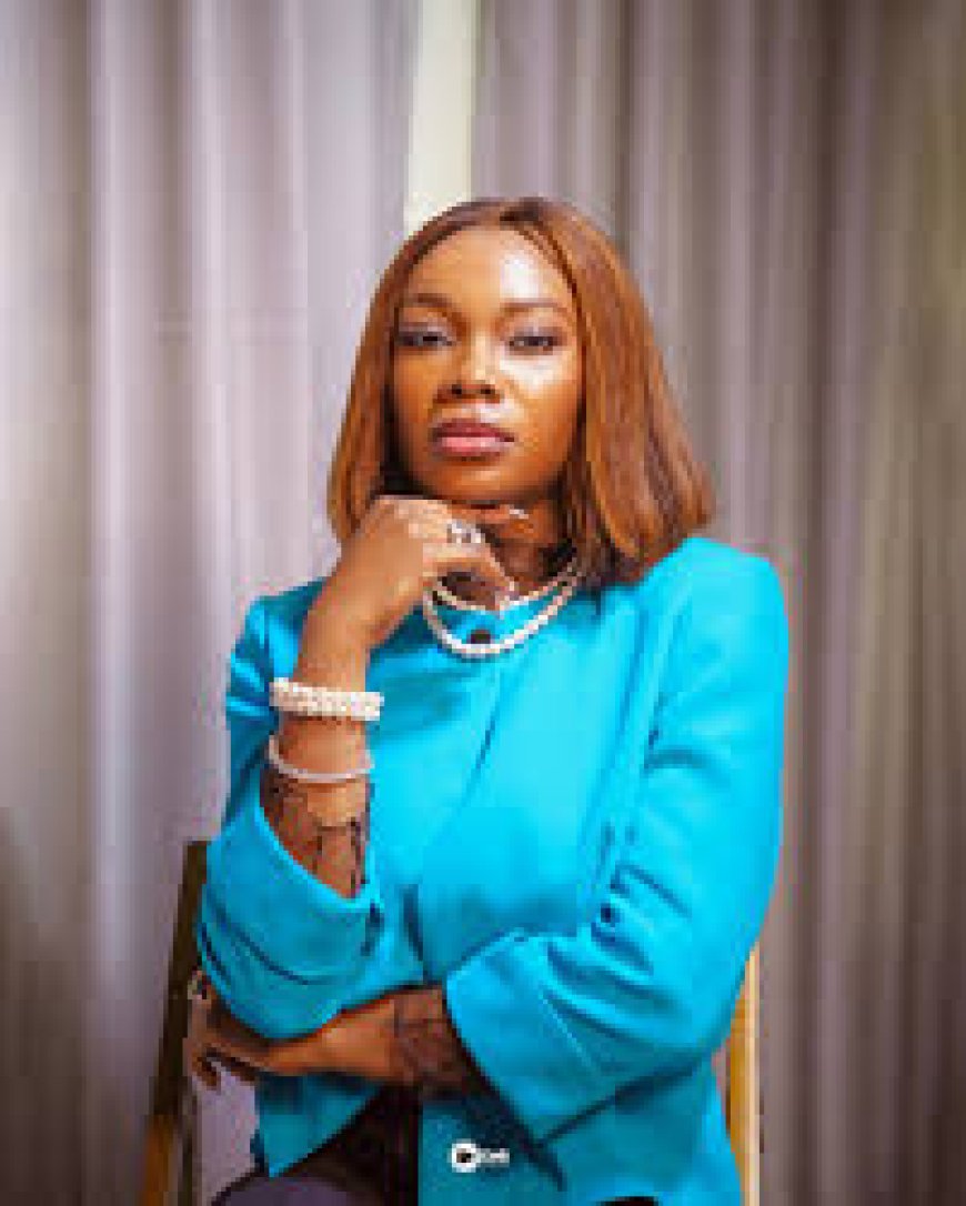 Nigerian makeup artist Theresa Emegwara has achieved a remarkable milestone by completing over 146 hours of nonstop makeup application.