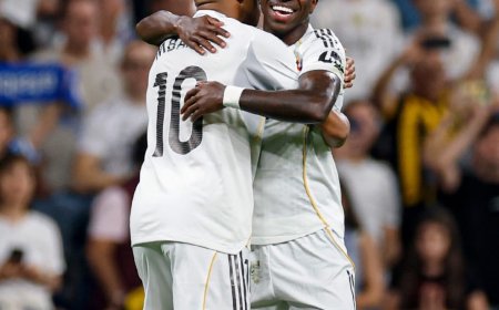 Vinicius & Mbappé Share Heartfelt Moment