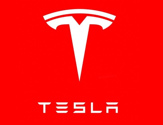 SUSPECTED STOLEN TESLA CRASHES ON SAN DIEGO BOARDWALK, WOMAN CRITICALLY INJURED