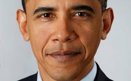 Former U.S. President Barack Obama surprised dozens of veterans as they arrived in Washington, D.C., for Veterans Day commemorations