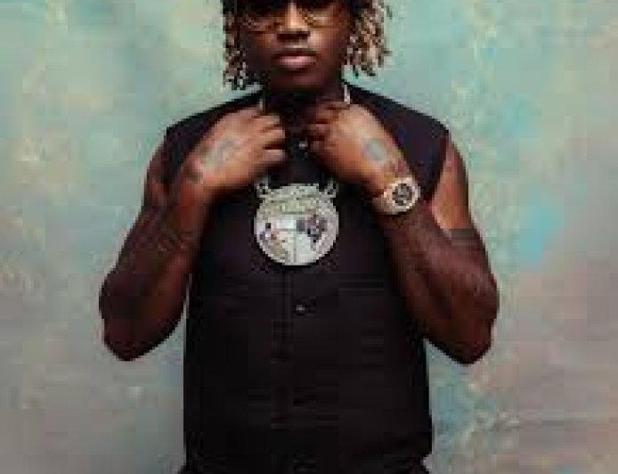 Pocolee showing Zlatanibile's Lamborghini ball while he gets a haircut at the back of his Lamborghini urus, Babalashe na lifestyle Presido truly o