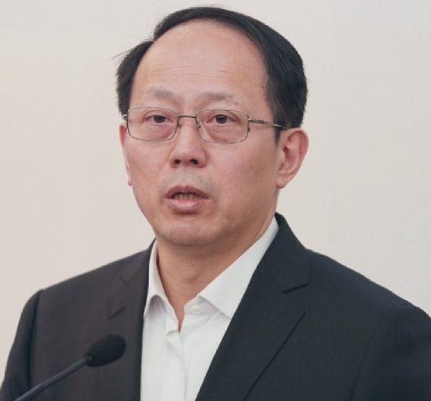 China Sentences Former Sports Minister Gou Zhongwen to Death Over Corruption China has sentenced its former Sports Minister, Gou Zhongwen, to death after he was found guilty of accepting bribes totaling 240 million yuan (about $33.4 million) and abusing his official position.