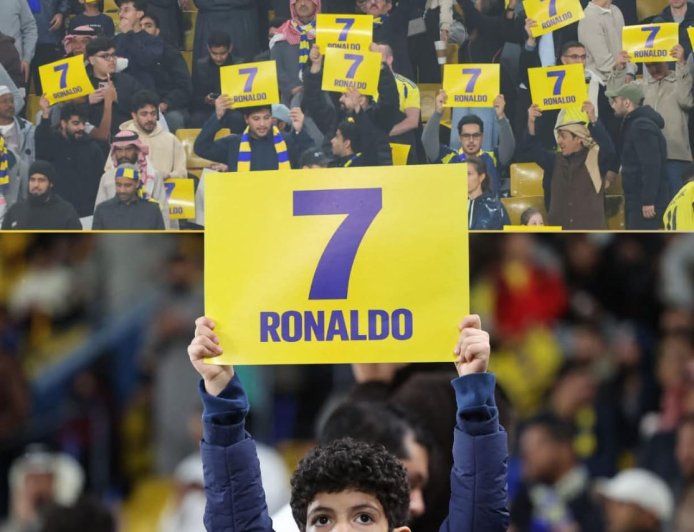 Al-Nassr fans showed their support for Cristiano Ronaldo, raising banners with his name and number in the 7th minute of their match against Al-Ittihad 7