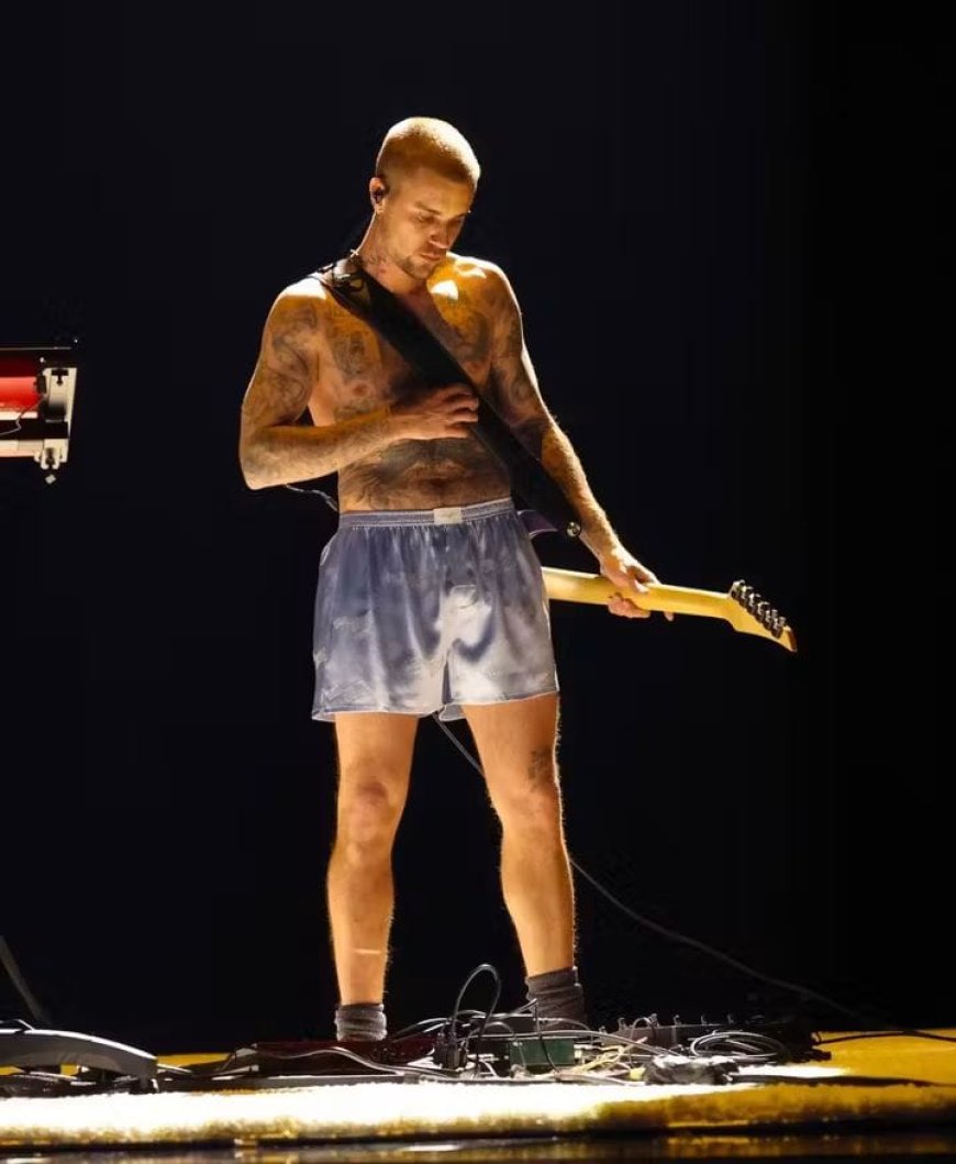 Justin Bieber performed at the Grammys wearing only his boxers