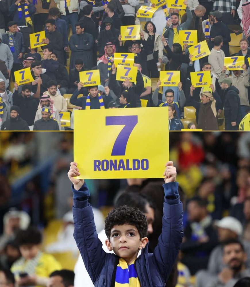 Al-Nassr fans showed their support for Cristiano Ronaldo, raising banners with his name and number in the 7th minute of their match against Al-Ittihad 7