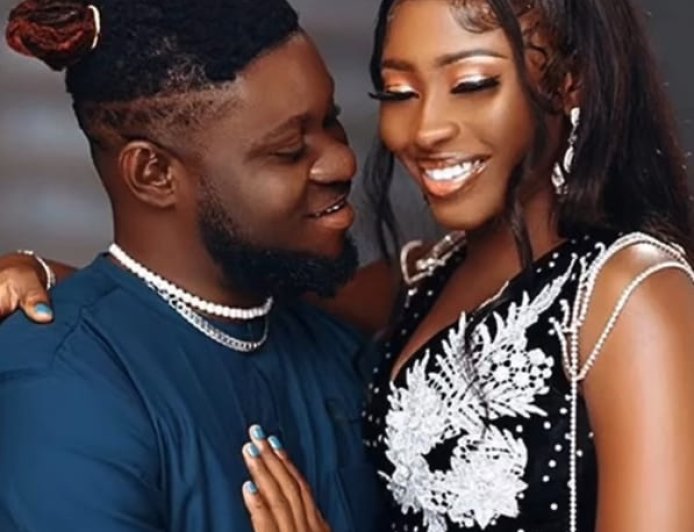 I sponsored my wedding. I paid for everything down to the ring, but our parents think he did. The money he was spraying on our wedding day was my money... — TikToker Otweytwey