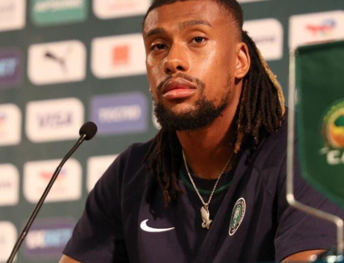 Alex Iwobi explains the VERY big differences between the setups in the England & Nigeria national teams...