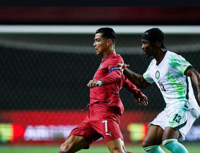 This Nigerian player will definitely frame this picture with Cristiano Ronaldo