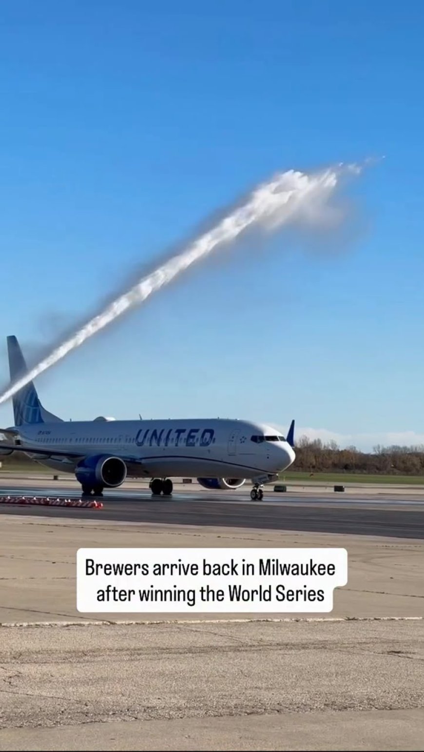 CHAMPIONS ARE HOME! ???????? MILWAUKEE BREWERS RECEIVE HERO’S WELCOME!